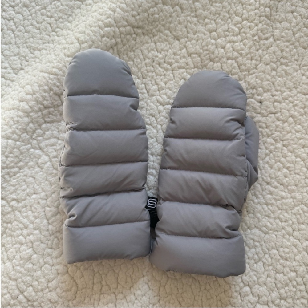 Aritizia cliMATTE Super Puff Down Mittens